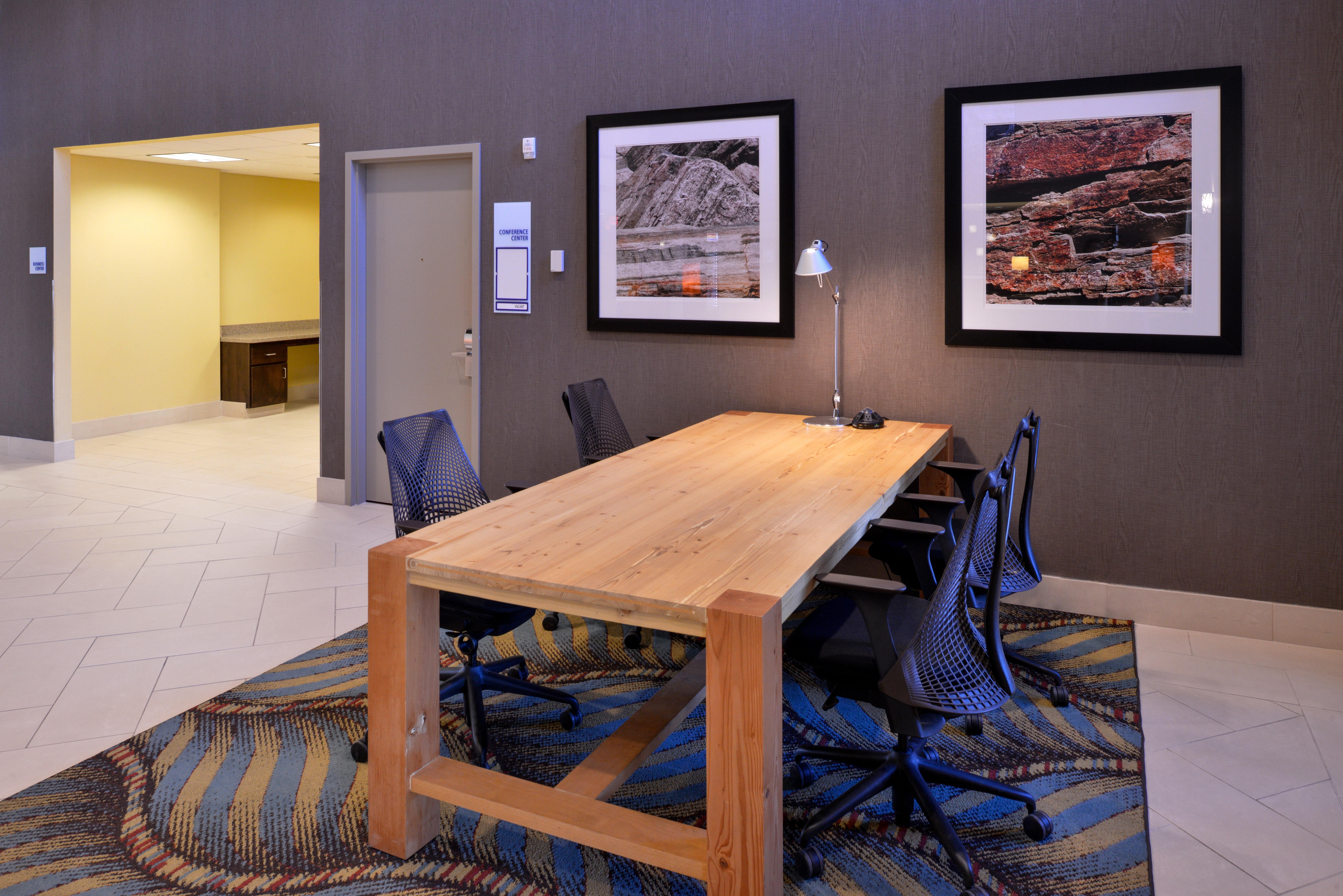 Express & - Powell Area By Ihg 3*