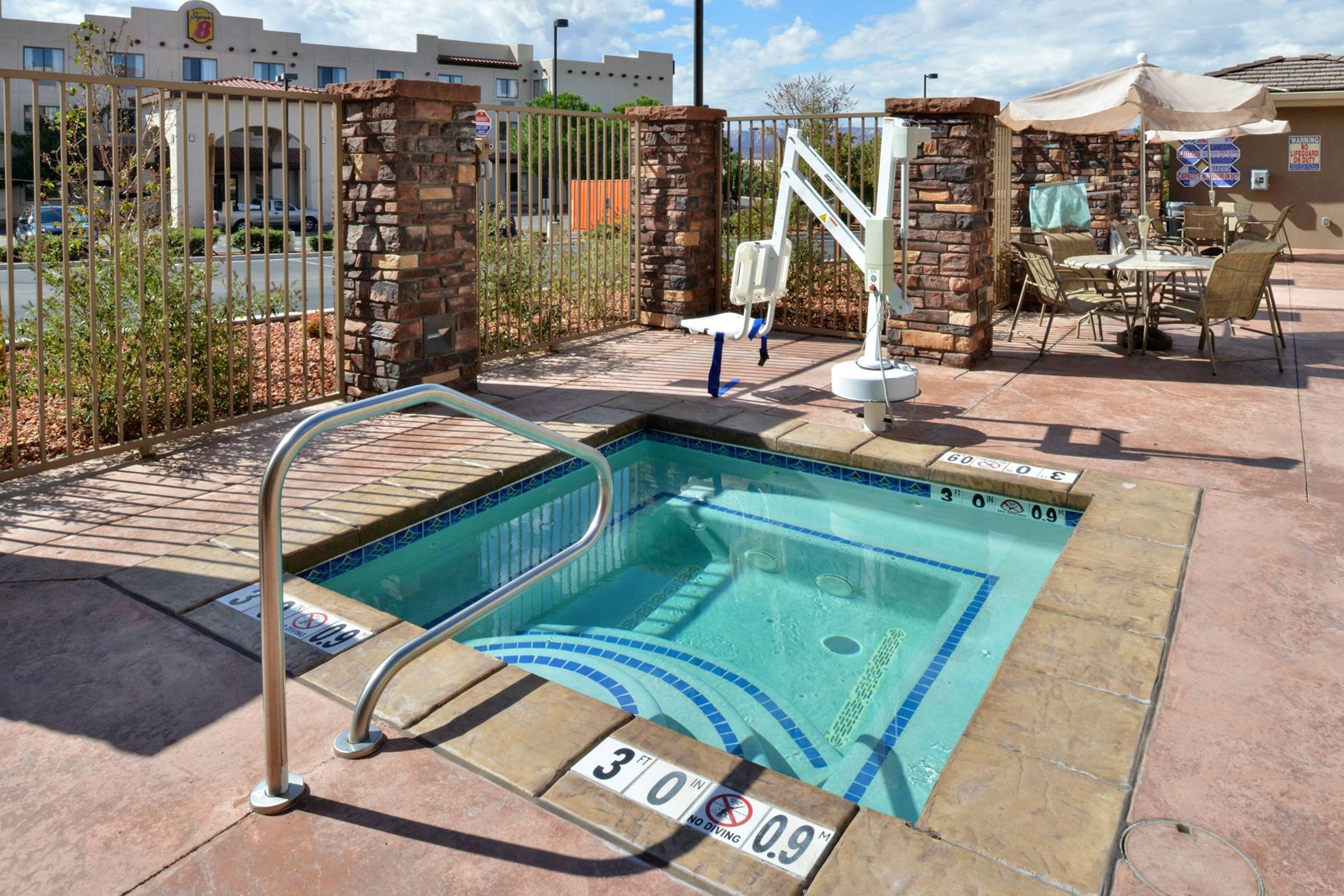 Express & - Powell Area By Ihg 3* Page